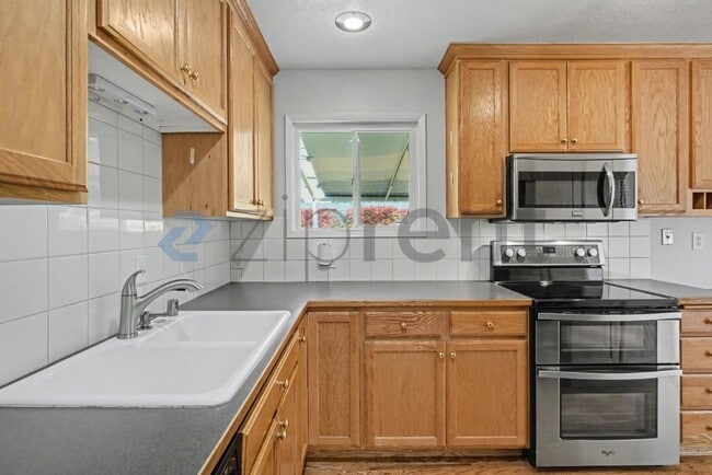 Building Photo - 7006 Tennessee Ln