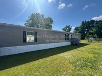 Building Photo - 9499 Wendi Dr NE