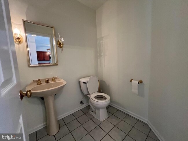 Building Photo - 12002 Lisa Marie Ct