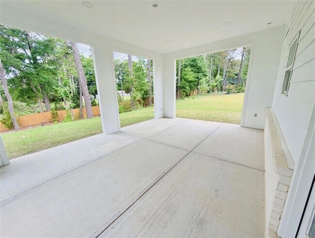 Building Photo - 2935 Ferncliff St
