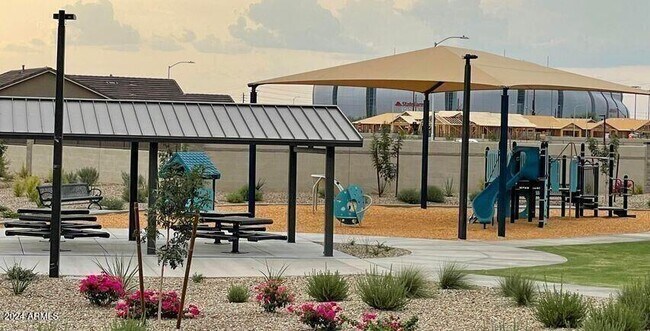 Building Photo - 9001 W Rancho Dr