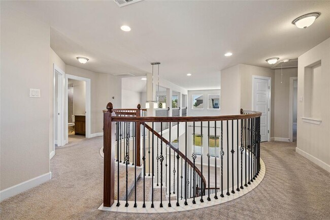 Building Photo - 3008 Paseo de Charros