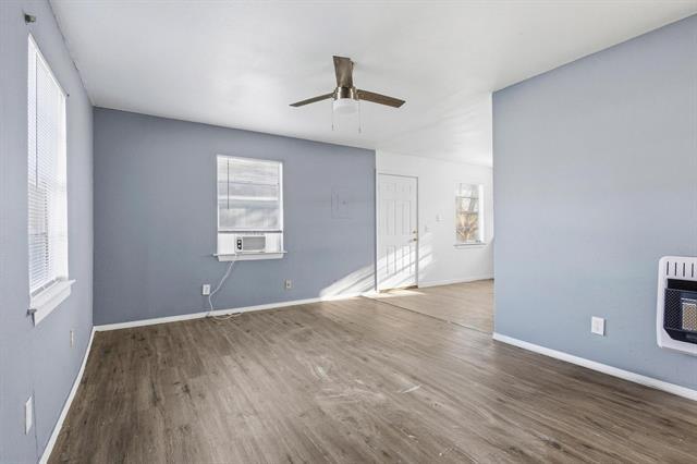 Building Photo - 916 8th St NW