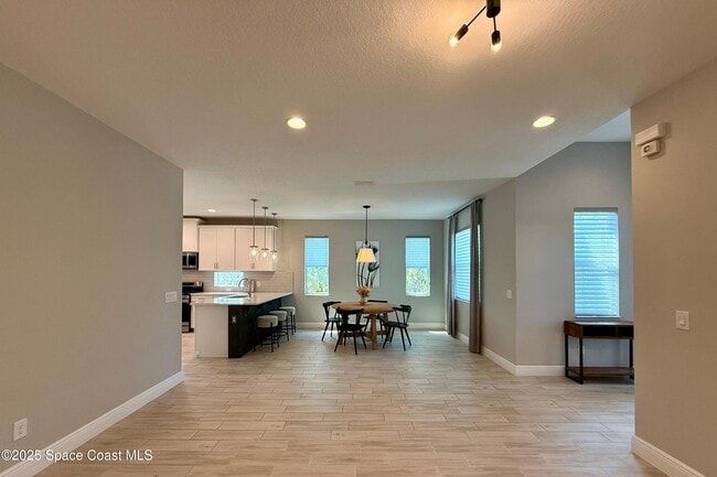 Building Photo - 3283 Casare Dr