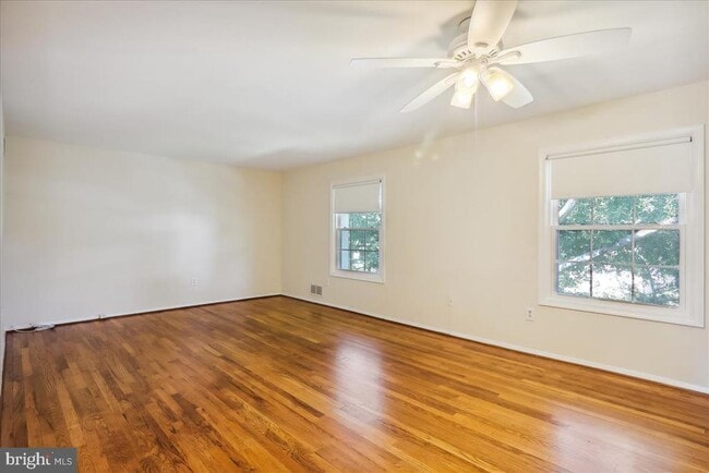Building Photo - 8709 Sleepy Hollow Ln