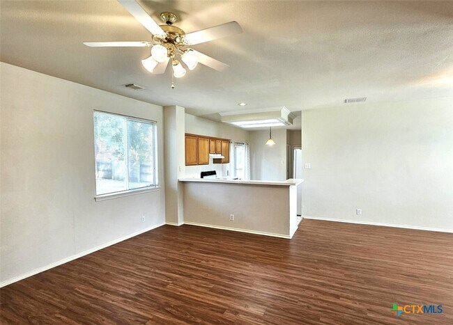 Building Photo - 237 Tapwood Ln