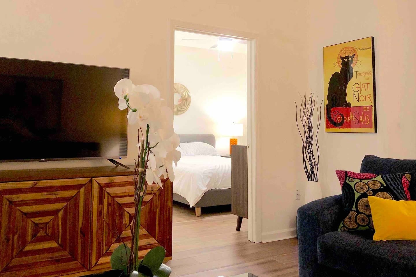 Building Photo - 1294 River Oaks Dr