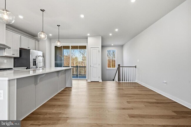 Building Photo - 9399 Edenderry Dr