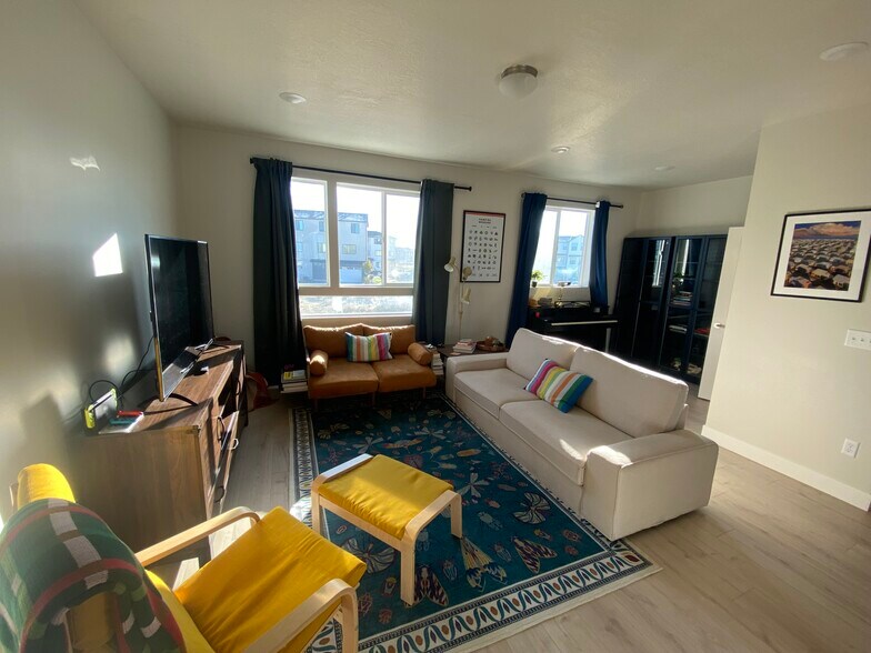 Building Photo - 528 S 950 W