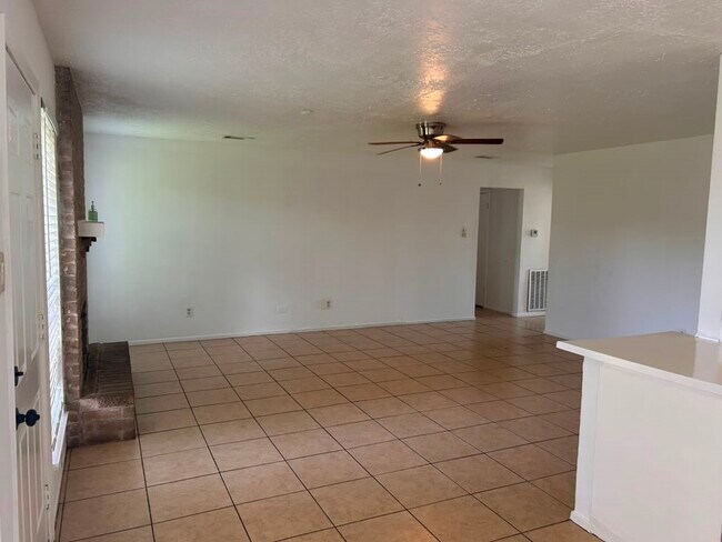 Building Photo - 6514 Summer Ridge Dr