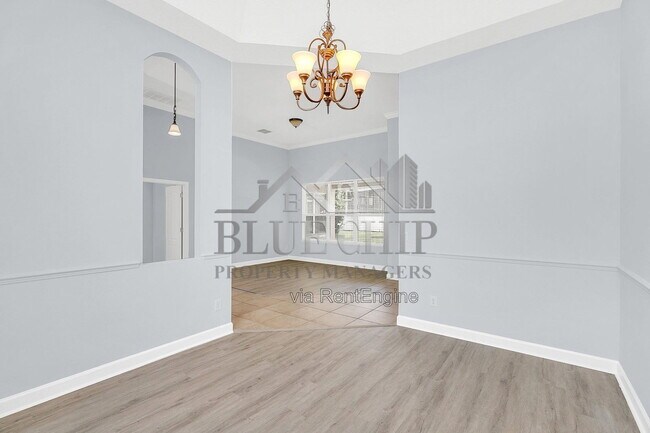 Building Photo - 10074 Iverson Dr