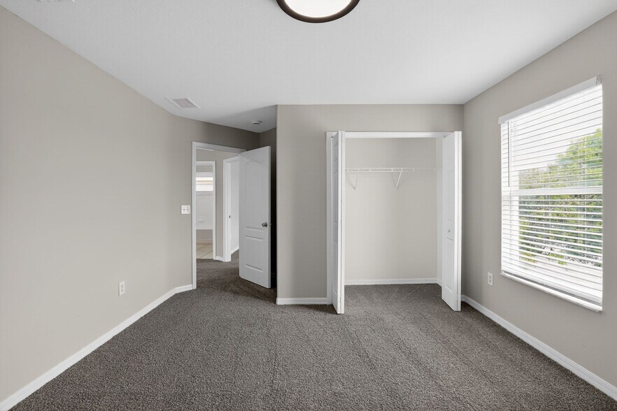 Building Photo - 10629 Shady Preserve Dr