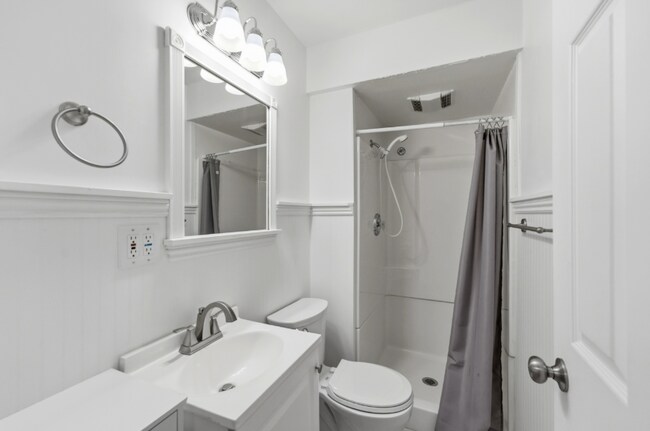 Building Photo - 12 E 500 S