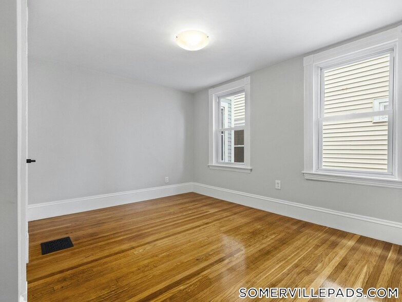 Building Photo - 39 Hancock St