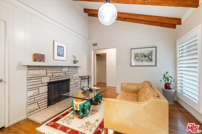 Building Photo - 5850 Mammoth Ave