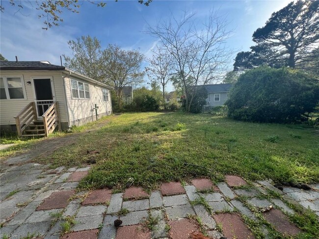 Building Photo - 4556 Dora Cir