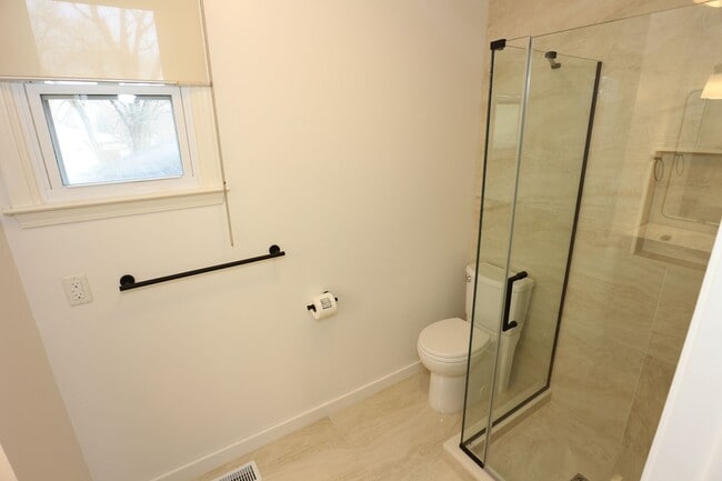 Building Photo - Newly Updated & Renovated Carmel Home!