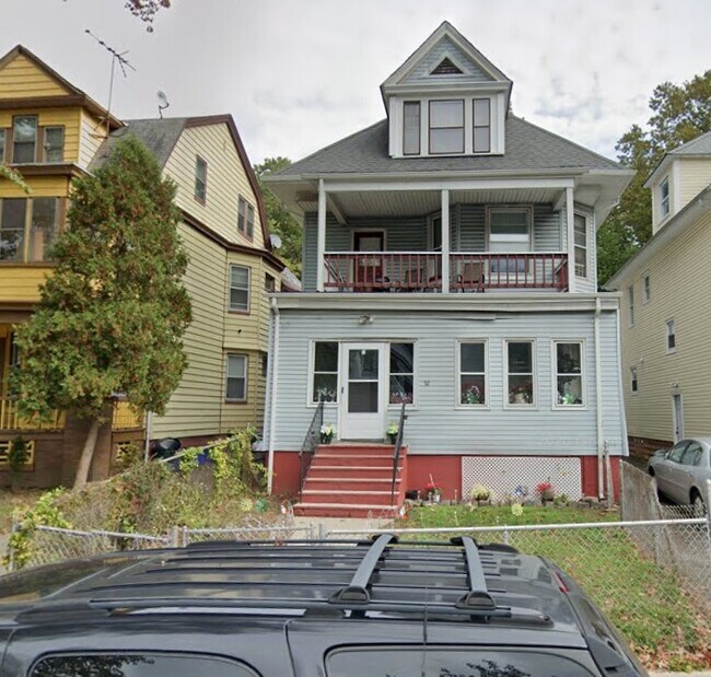 Building Photo - 22 Davis Ave