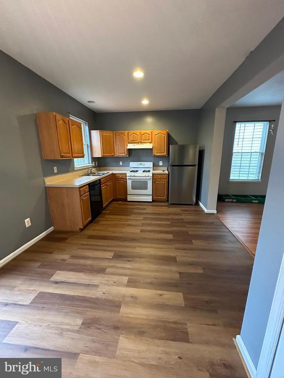 Building Photo - 218 Kirby St