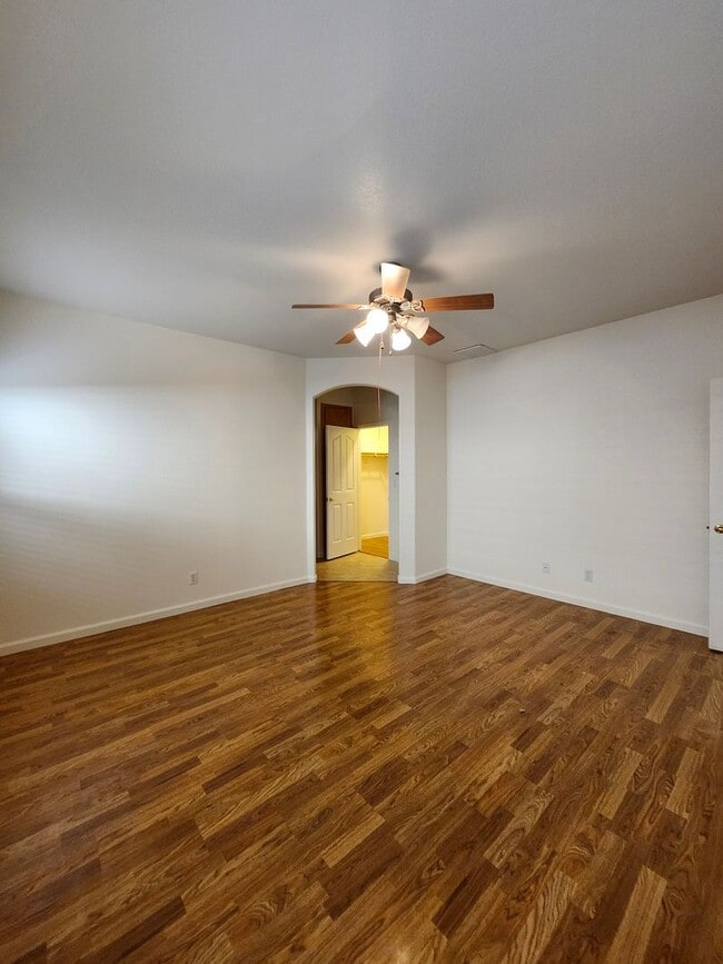 Building Photo - Beautiful Yuba City home located in a cul-de-sac