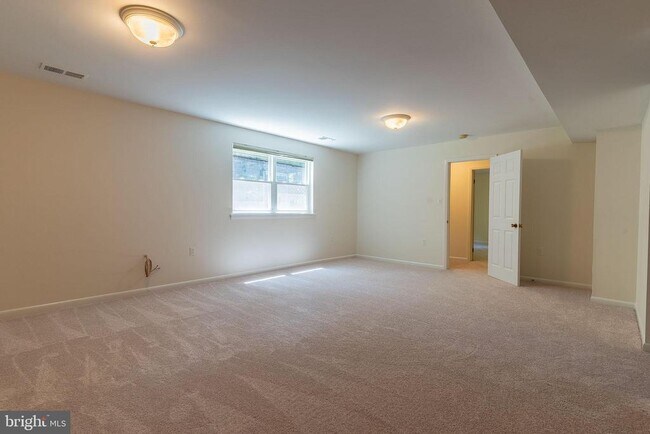 Building Photo - 6627 Hazel Ln