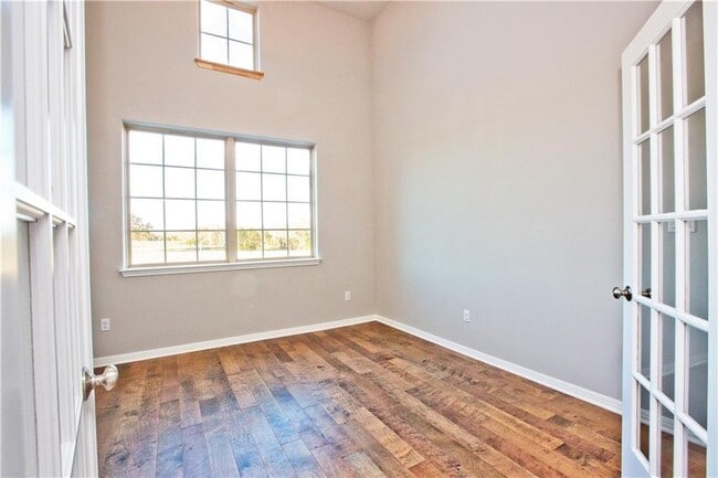 Building Photo - 337 Chisholm Trail
