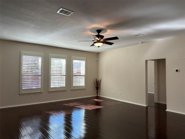 Building Photo - 1707 Magnolia Lake Ln