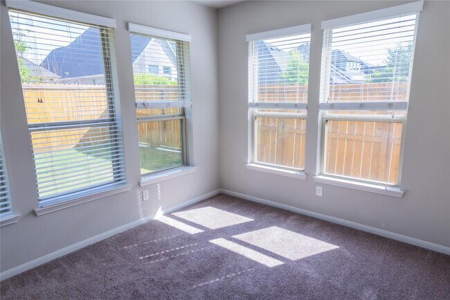 Building Photo - 918 Marigold Park Pl