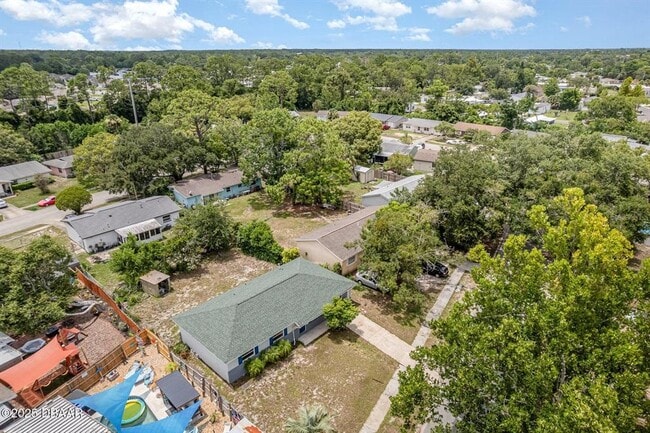 Building Photo - 1808 Green Pl