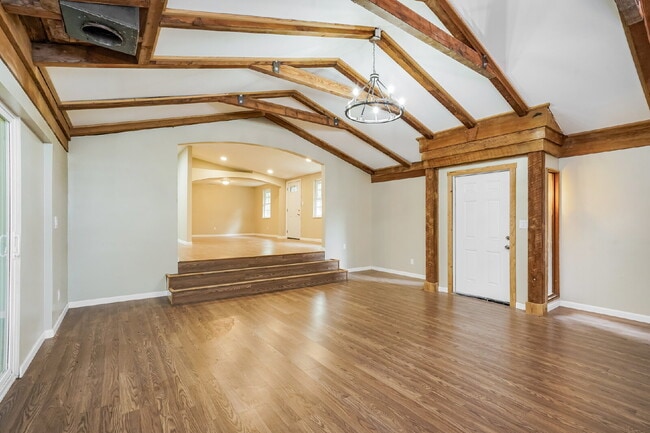 Building Photo - "Charming 3-Bed Sanctuary with Scenic Views in Floral City - 1608 Sq Ft of Comfort!"