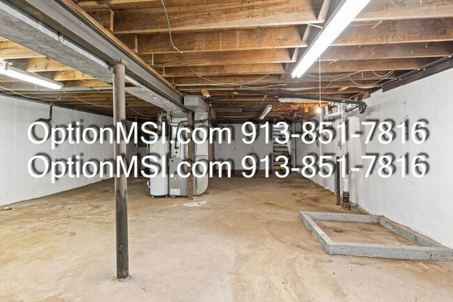 Building Photo - Welcome home to this beautifully updated 3-bedroom home in Kansas City, KS!