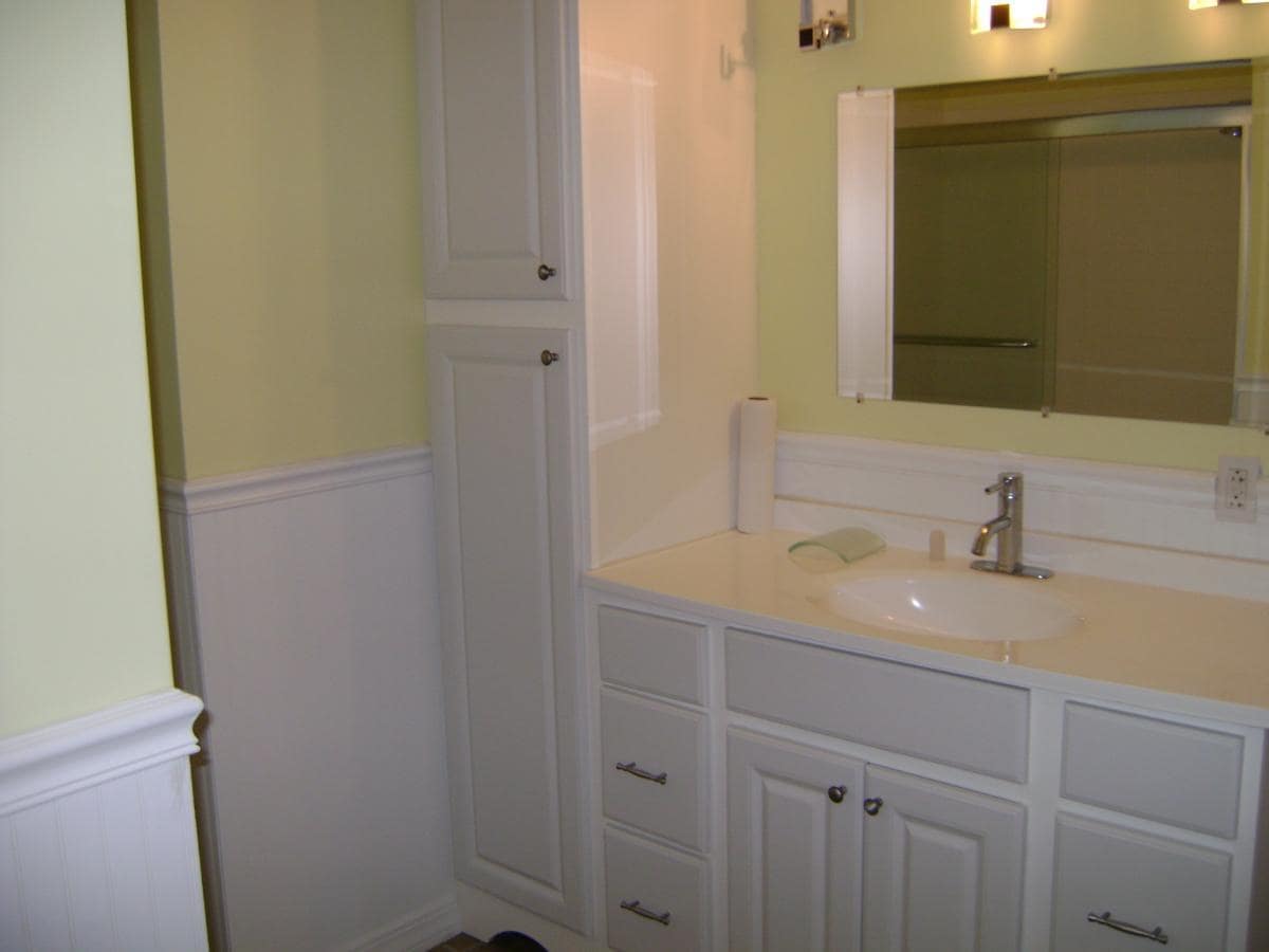 Bathroom - 56 Dudley St