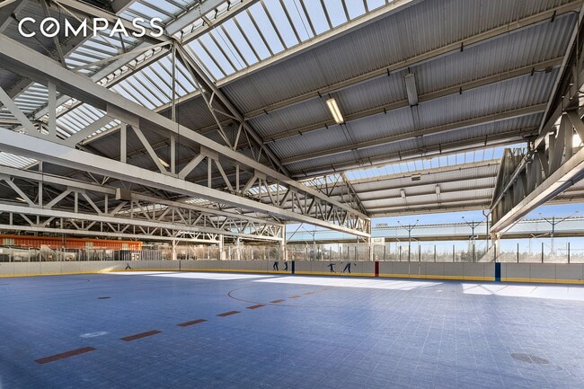 Building Photo - Enormous ~1,285 s/f, designer condo Loft apt @OBBP 1 bedroom, 2 bathrooms + ~112 s/f terrace with...