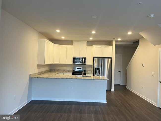 Building Photo - 777 Platinum Dr