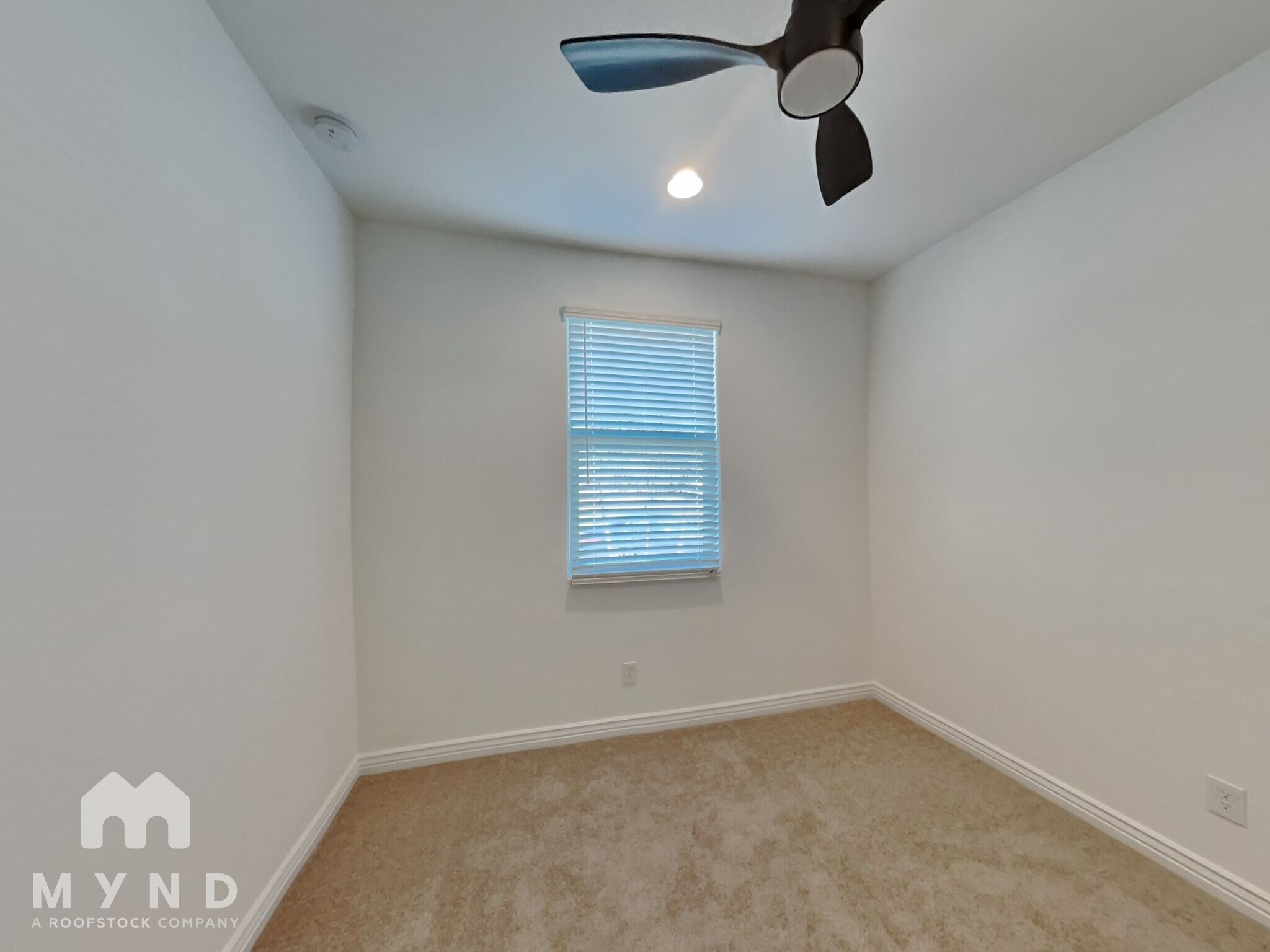 Building Photo - 9959 W Whitton Ave