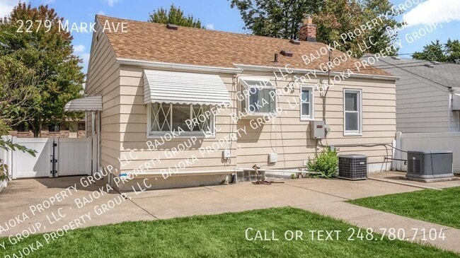 Building Photo - 2279 Mark Ave