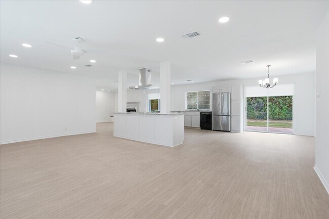 Building Photo - 152 Alta Vista St