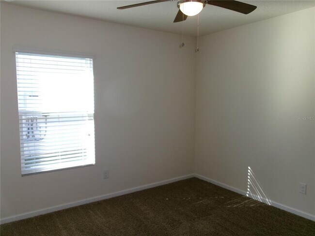 Building Photo - 137 Fairway Ct