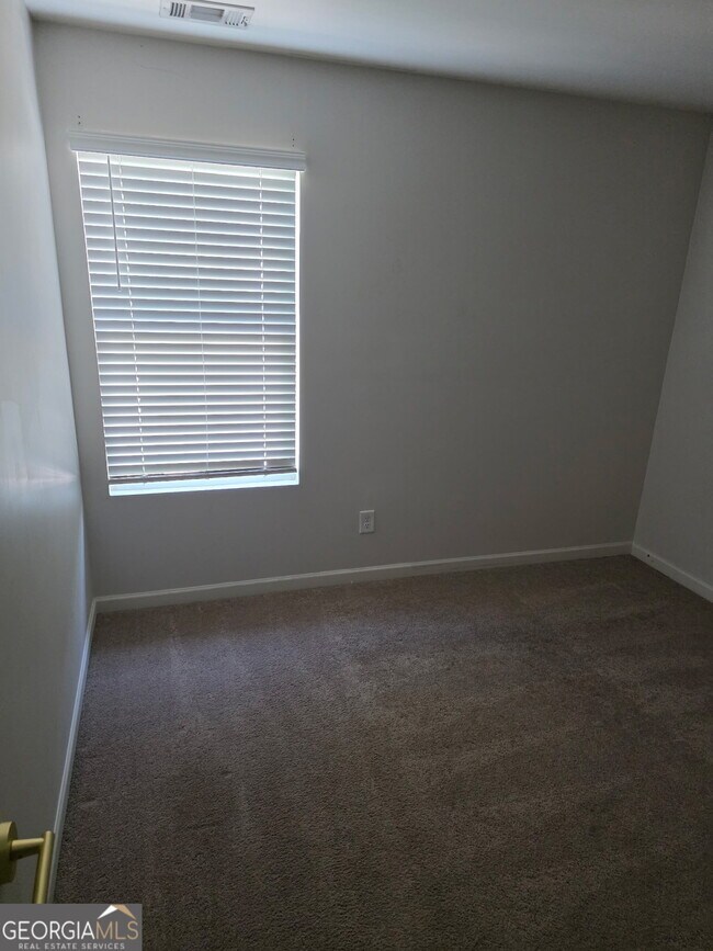 Building Photo - 1610 Larkspur Trl