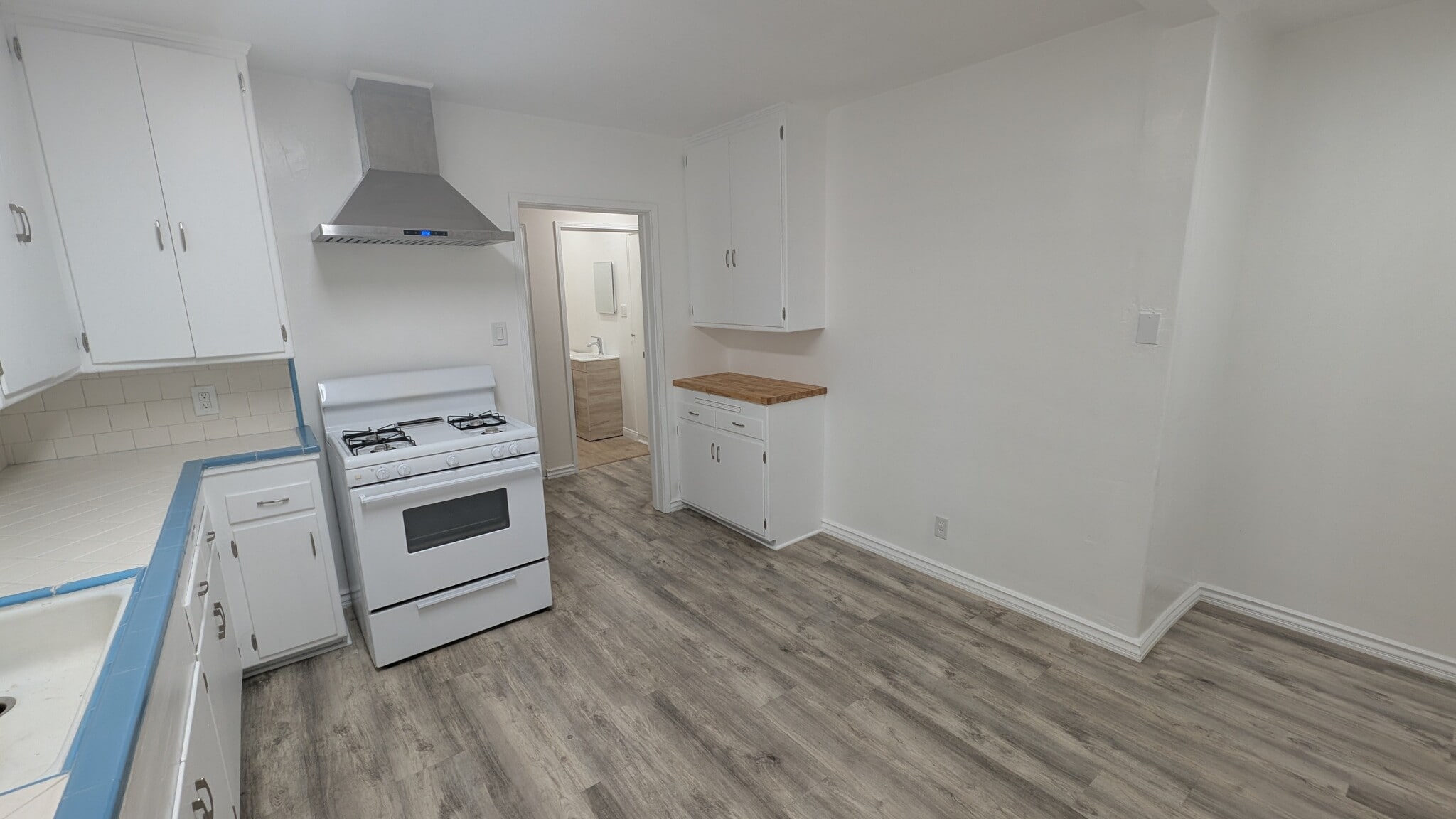 Building Photo - 312 W Olive St