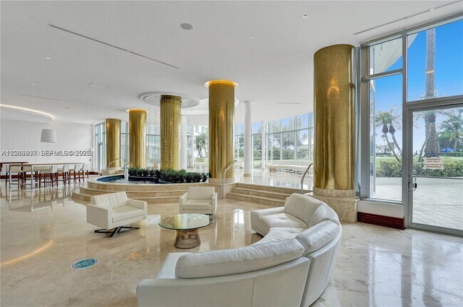 Building Photo - 5161 Collins Ave