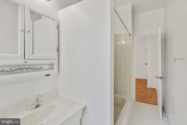 Building Photo - 2854 Connecticut Ave NW