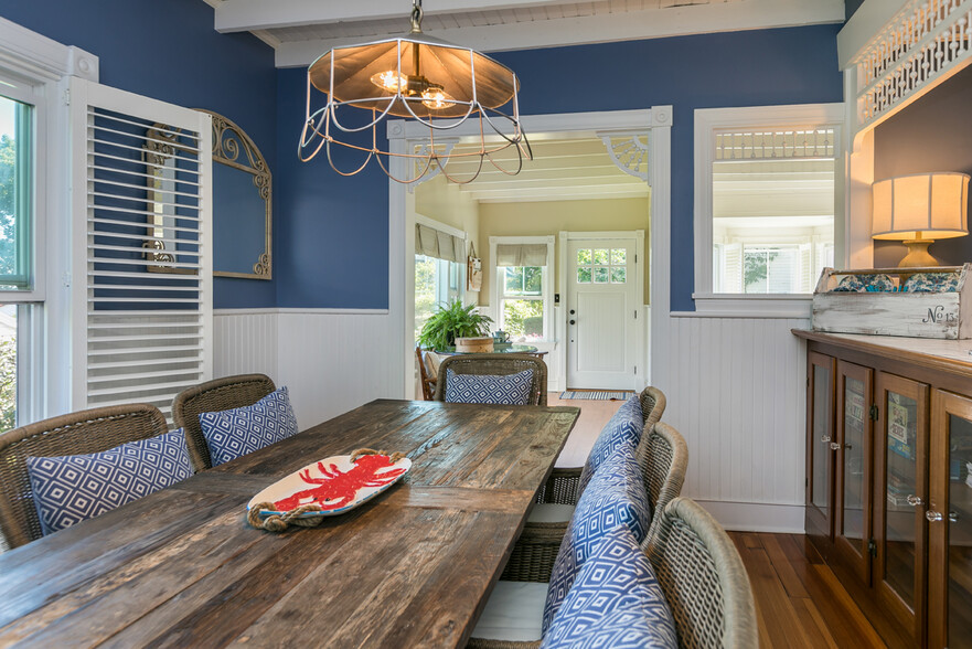 Beautiful reclaimed wood table and 8 chairs from RH - 23 Graffam Rd