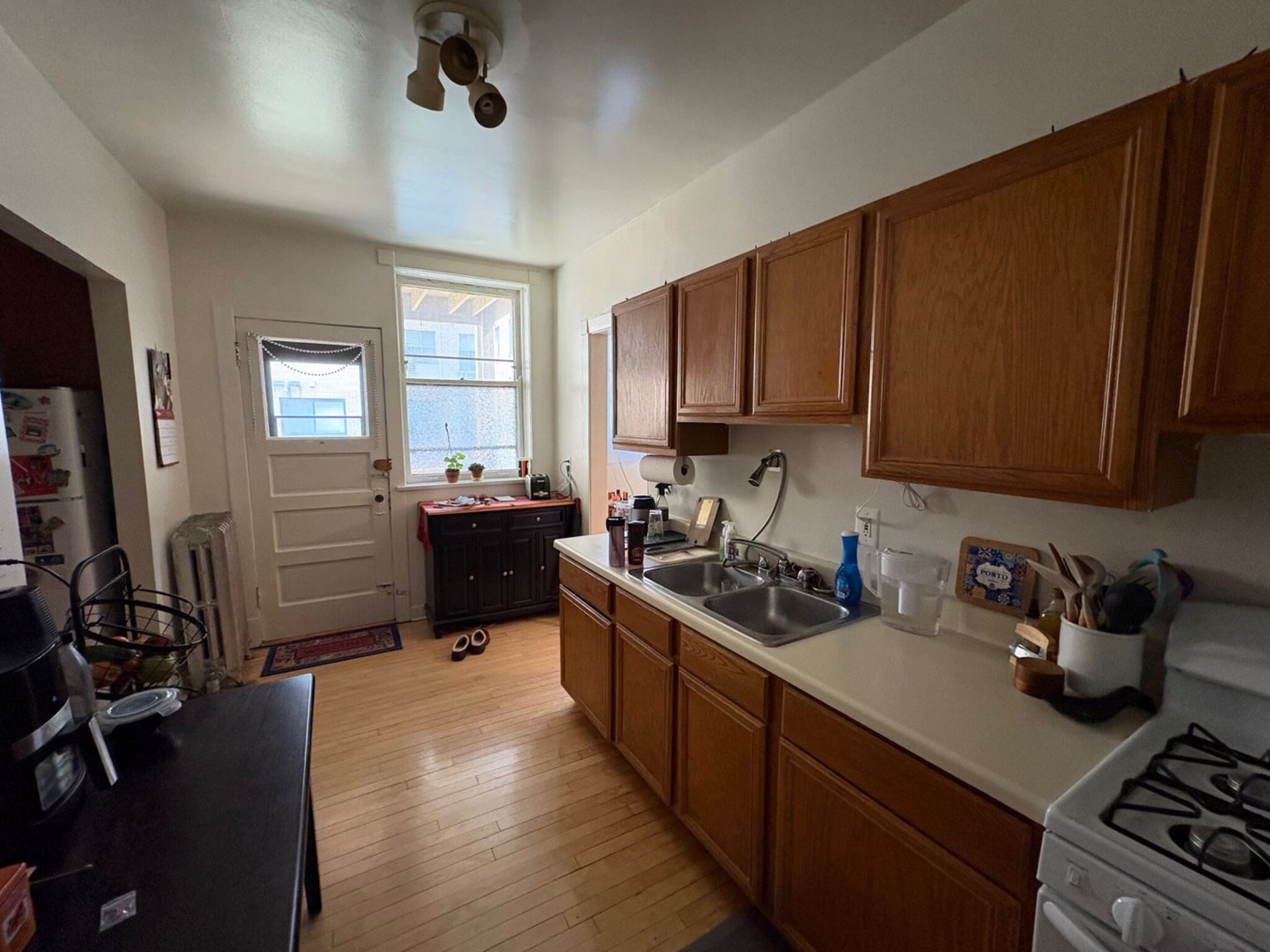Building Photo - 3615 N Pine Grove Ave