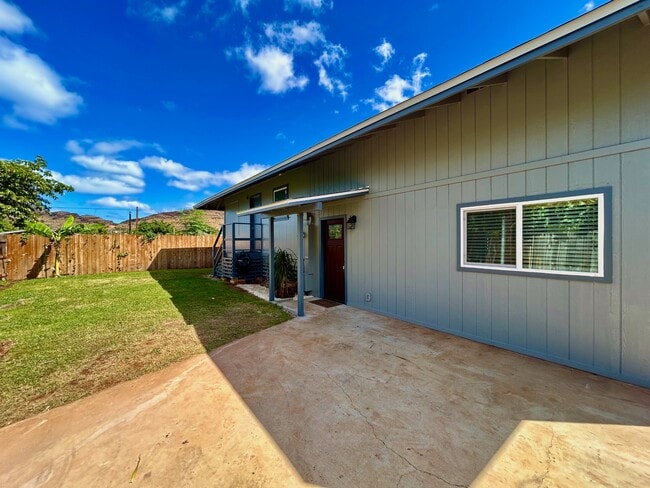 Building Photo - 87-228-228 Holomalia Pl