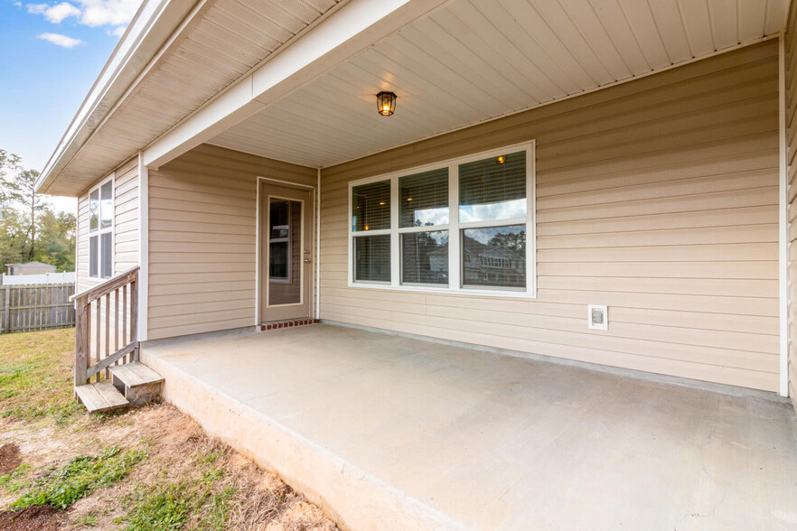 Covered Patio - 4615 Plover Dr