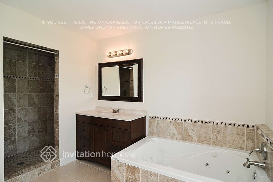 Building Photo - 509 SW Lucero Dr