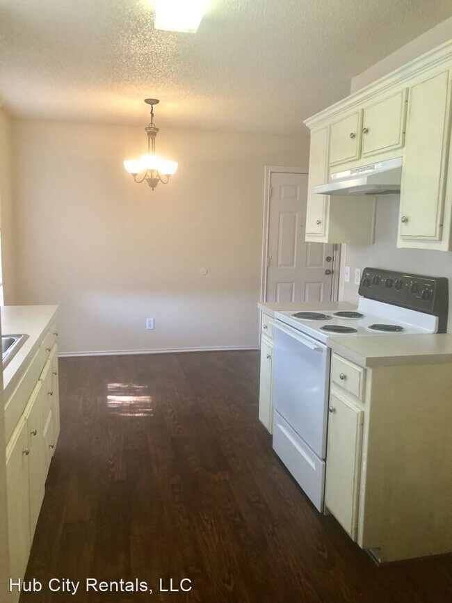 Building Photo - 2 br, 2 bath House - 8408 Avenue U