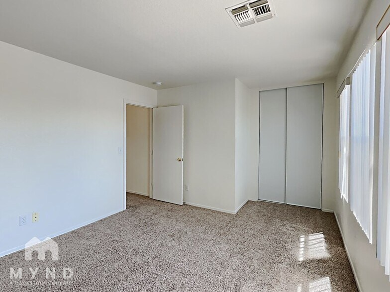 Building Photo - 1565 S Halsted Dr