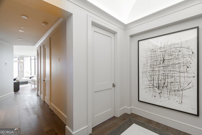 Building Photo - 3376 Peachtree Rd NE